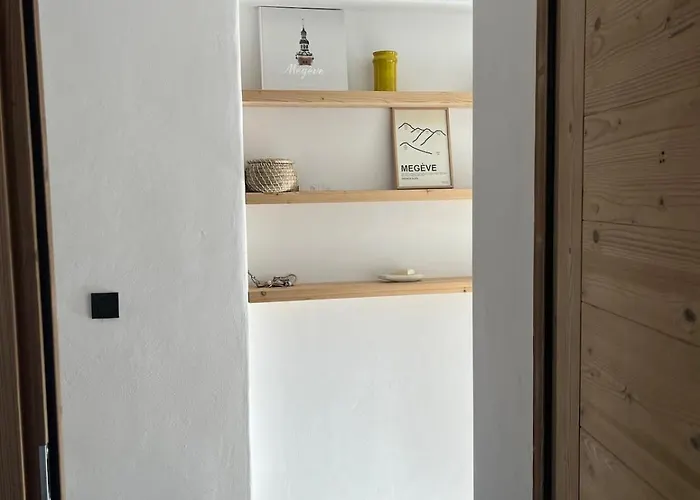 Апартаменти Huxa Appt Centre *