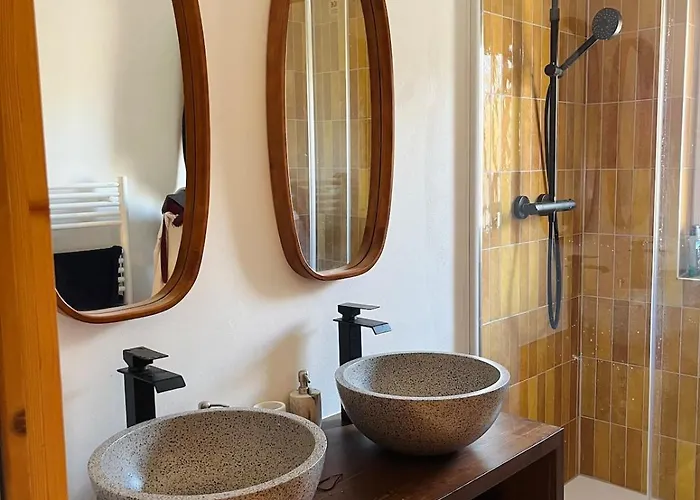 Апартаменти Huxa Appt Centre